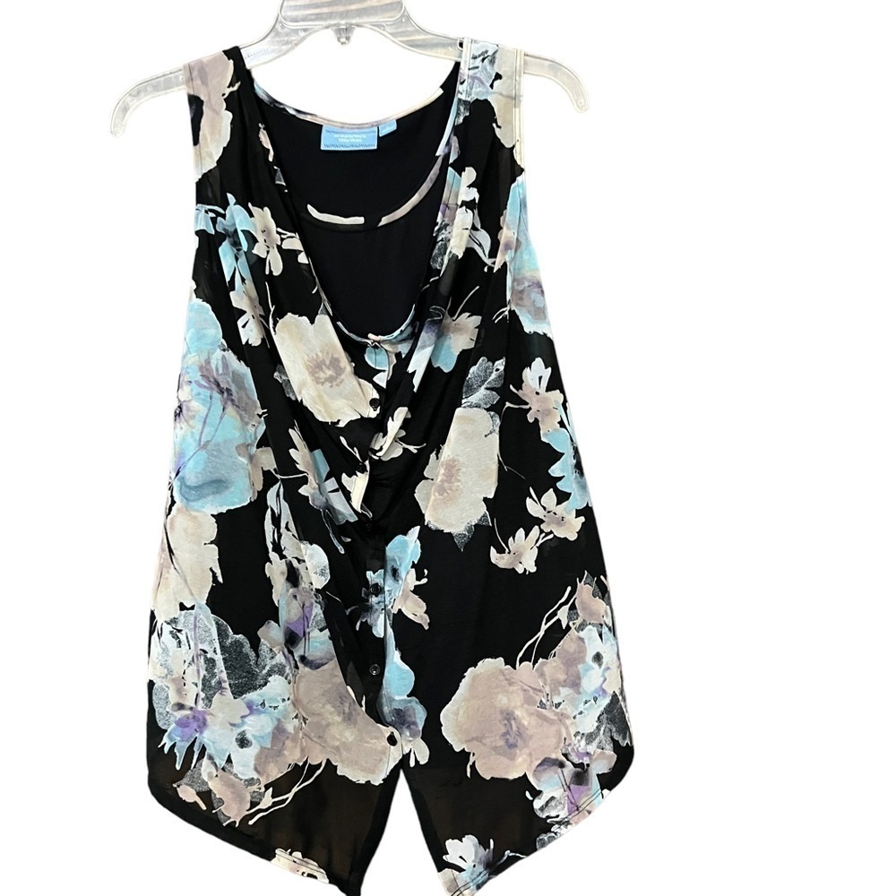 Simply Vera Vera Wang Tank. Size L
double layer button down blouse